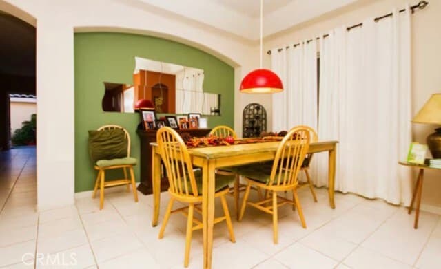 Building Photo - 610 Main St