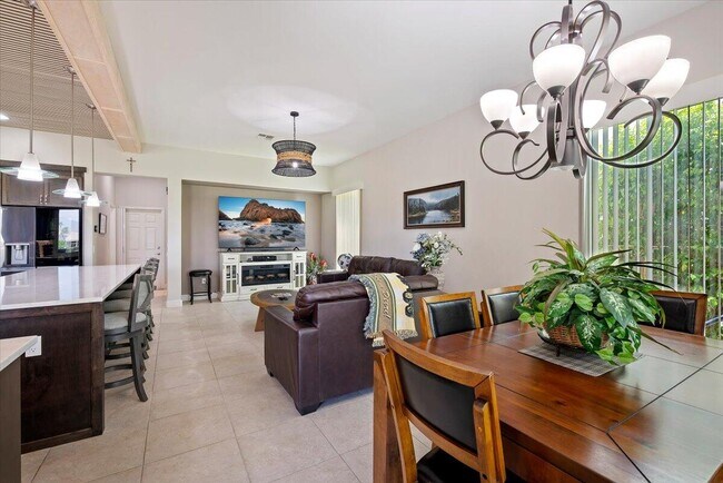 Building Photo - 39305 Fernwood Glen Ct