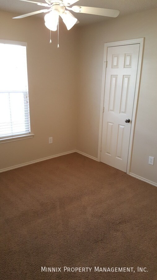 Building Photo - 515 N Kline Ave