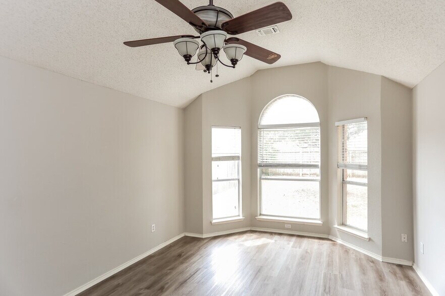 Building Photo - 4708 Misty Ridge Dr