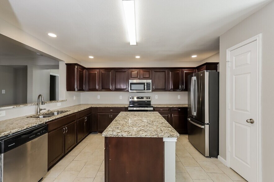 Building Photo - 5965 Harbor Glen Dr