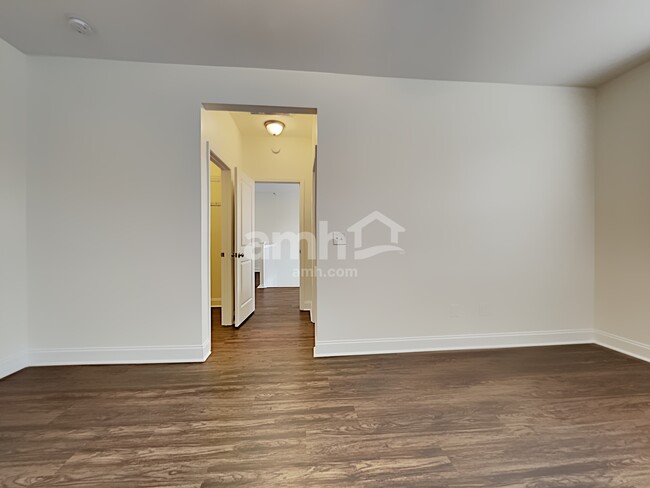 Building Photo - 132 Sago Ct