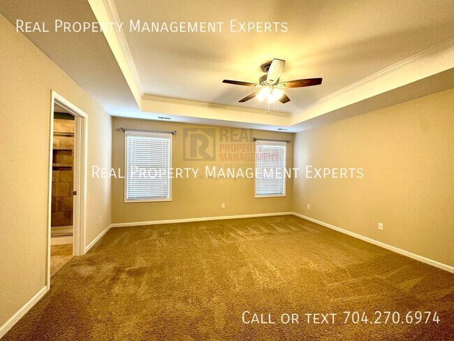 Building Photo - 7839 Sawgrass Ln