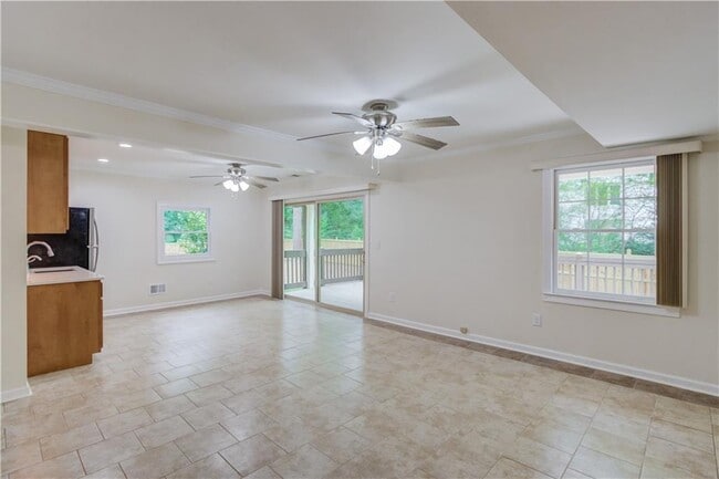 Building Photo - 770 Crest Valley Dr NW