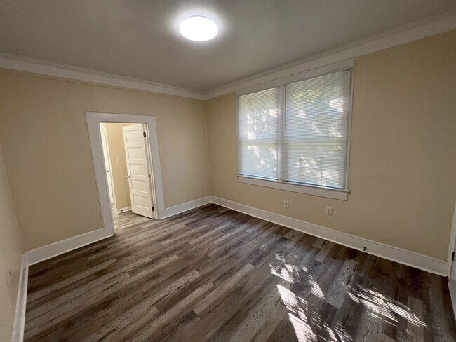 Building Photo - Charming 3-Bedroom Home Near Baton Rouge General Hospital!