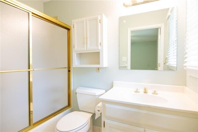 Building Photo - 2852 Talisman Ct NE