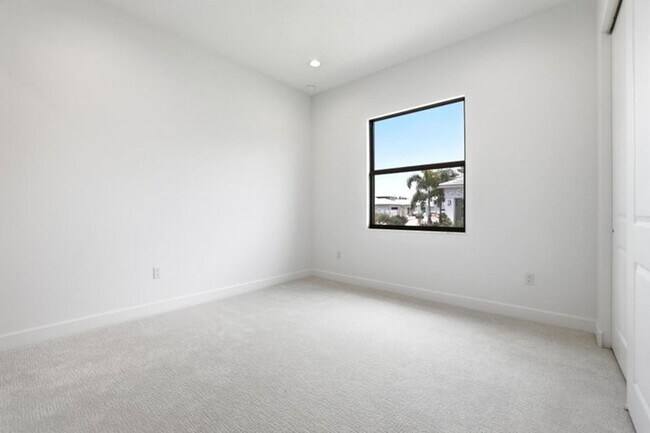 Building Photo - 9008 Corsican Finch Ct