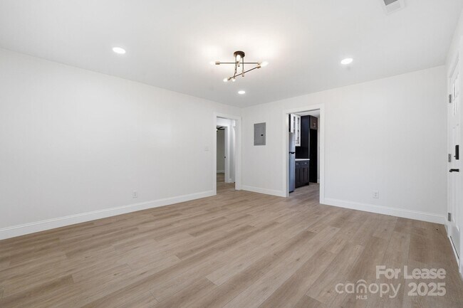 Building Photo - 1314 Anderson St