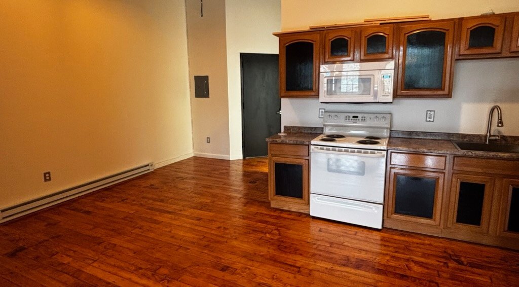 Building Photo - 595 Mineral Spring Ave