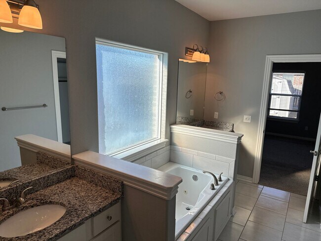 Building Photo - Available Now! Modern 3-Bedroom, 2-Bathroom Home in Legendary Subdivision near Shaw Elementary