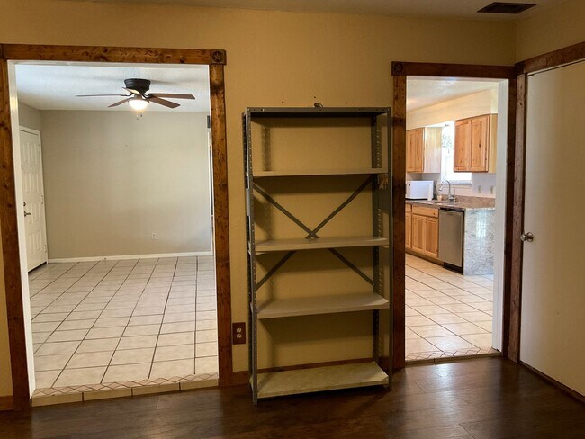 Building Photo - **APPLICATION RECEIVED**  3-Bedroom Home in Downtown Burnet with Large Fenced Yard!
