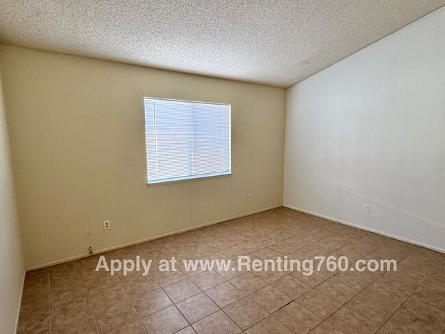 Building Photo - Spacious 2 Bed 1 Bath Home With Indoor Laundry Room