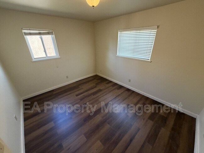 Building Photo - 1732 Muriel St NE