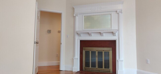 Building Photo - 191 Winthrop Rd