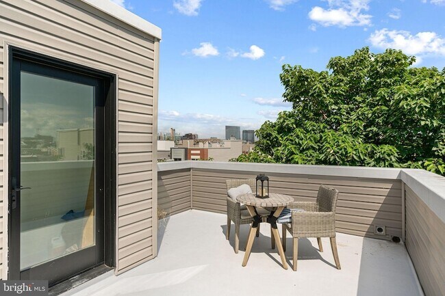 Building Photo - 2231 Earp St