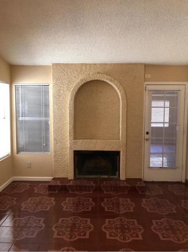 Building Photo - 3 bedroom in Peoria AZ 85345
