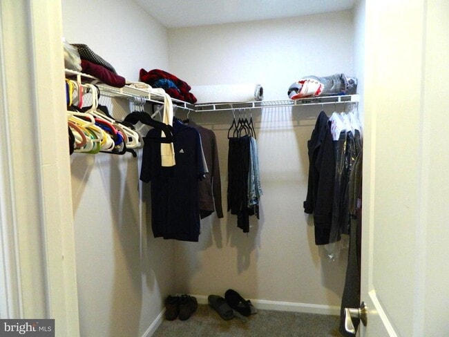 Building Photo - 82 Pebble Ln