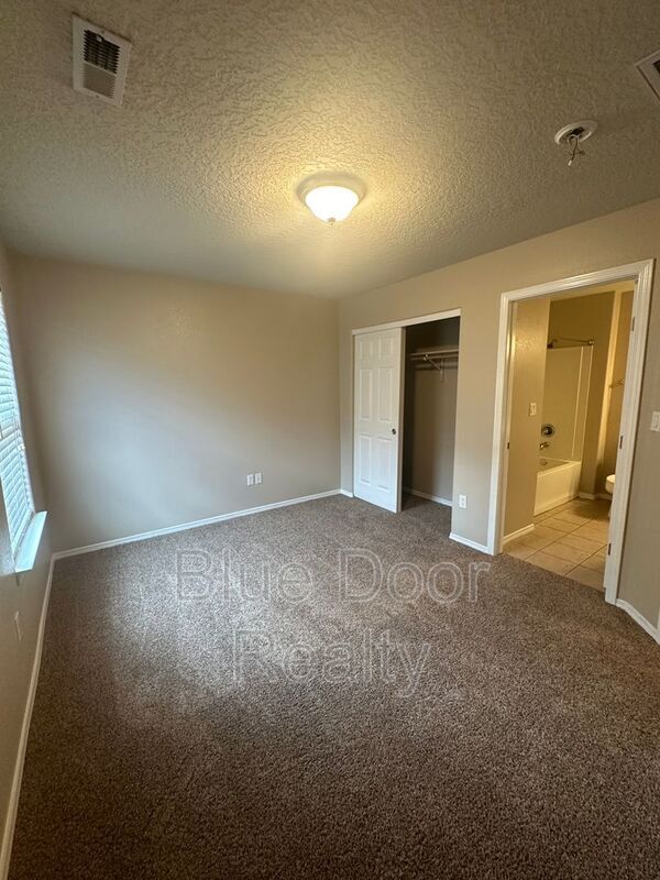 Building Photo - 8023 Sierra Altos Pl NW