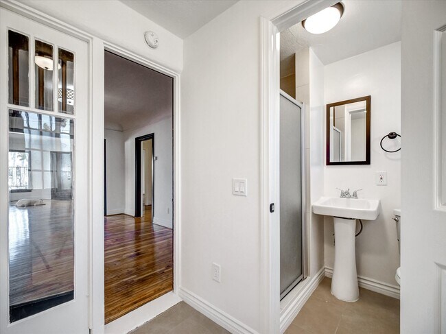 Building Photo - 243 N Berendo St