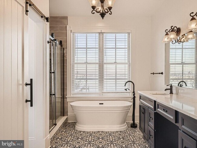 Building Photo - 2100 Rosalie Ave