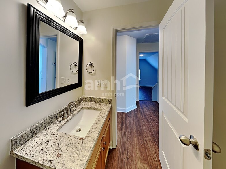 Building Photo - 410 Nathan St