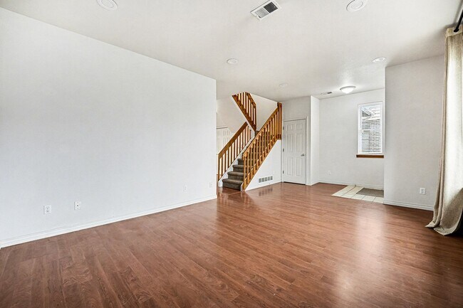 Building Photo - 3 Bedroom 2.5 Bathroom is Old Town Arvada