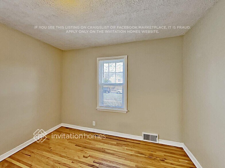 Building Photo - 5628 33rd Ave S