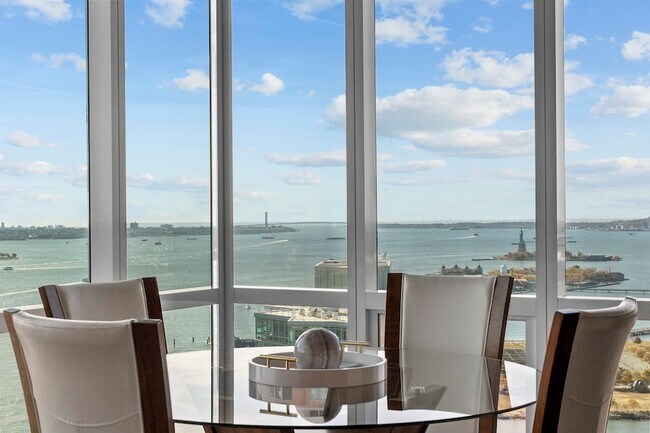 Building Photo - 77 Hudson St