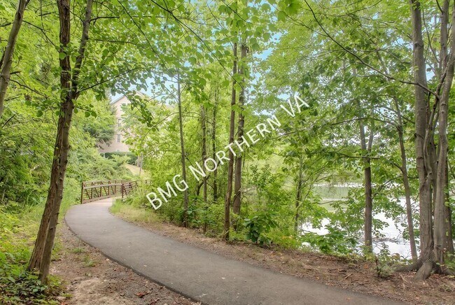 Building Photo - 6001 Keble Dr