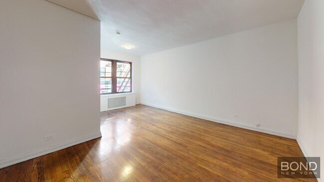 Building Photo - 162 E 55th St