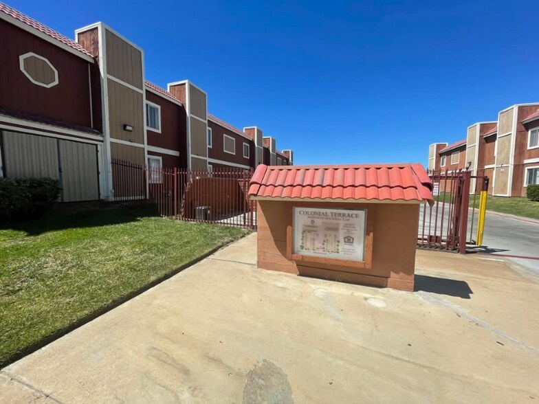 Building Photo - 38719-38729 10th St E