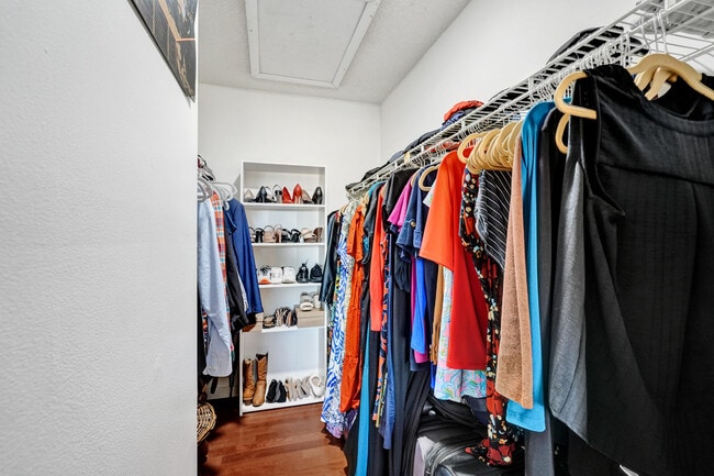 Building Photo - 1008 Green Pine Blvd