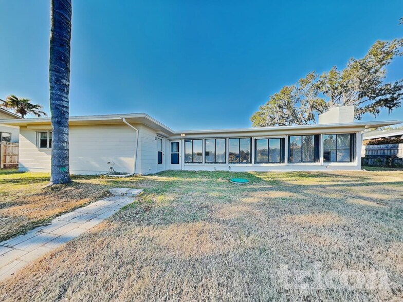 Building Photo - 3856 Lake Joyce Dr