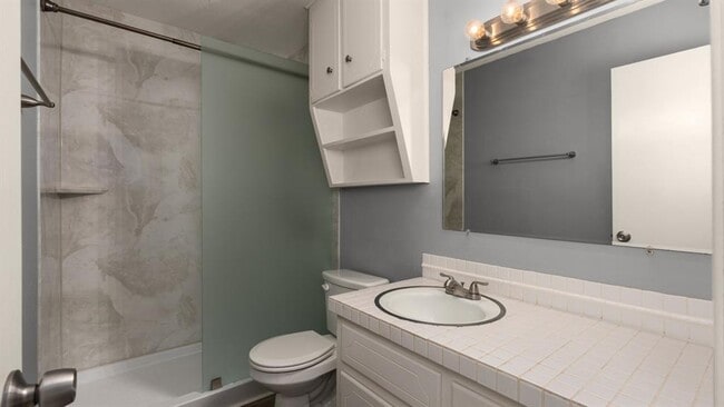 Building Photo - 7409 Shadow Hill Dr