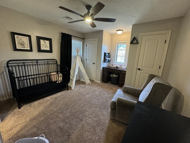 Building Photo - 2001 Mt Vernon Rd