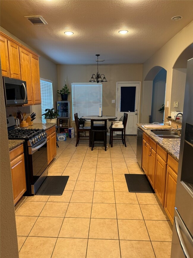Building Photo - 2311 Diamond Springs Dr