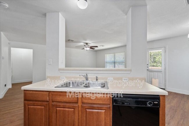 Building Photo - 1015 Glen Meadow Cove