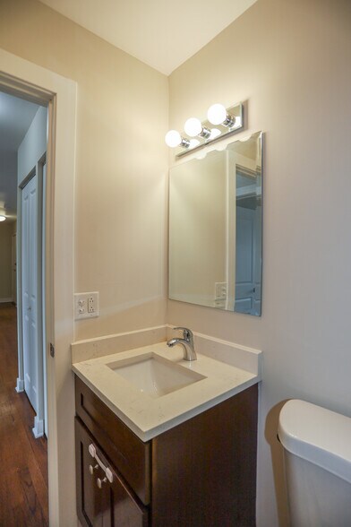 Building Photo - 5851 N Winthrop Ave