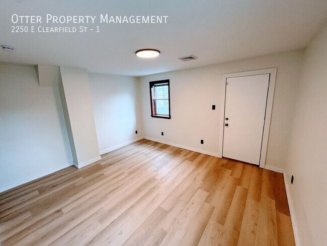 Building Photo - 2250 E Clearfield St