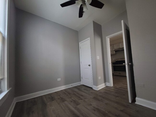 Building Photo - 7634 S Drexel Ave