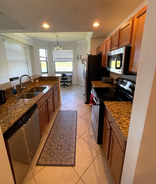 Building Photo - 7015 River Hammock Dr