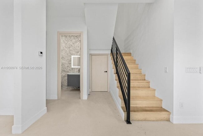 Building Photo - 1321 NE 13th Ave