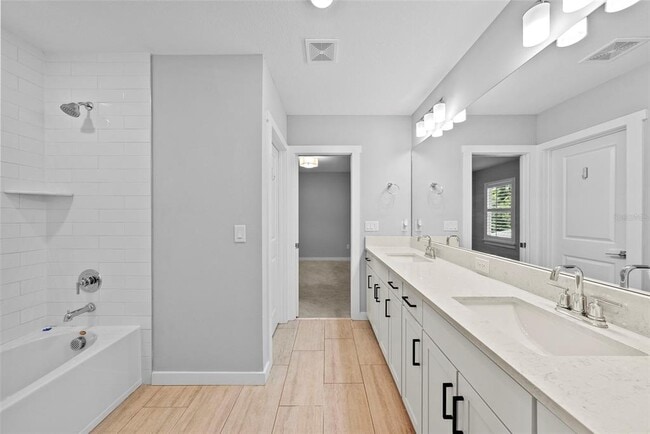 Building Photo - 5834 S MacDill Ave