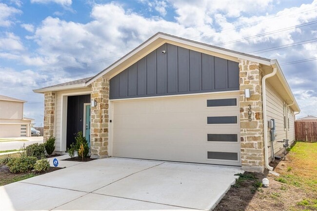 Building Photo - 305 Fairfax Ave