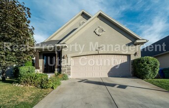 Building Photo - 3621 W Plymouth Rock Cv