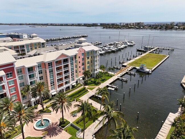 Building Photo - 806 E Windward Way