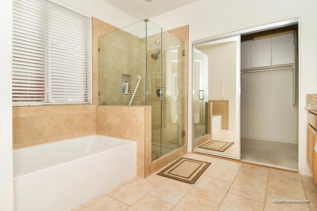 Building Photo - 575 Chesterfield Cir