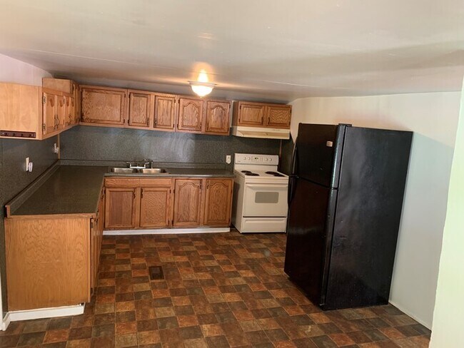 Building Photo - 301 10th St