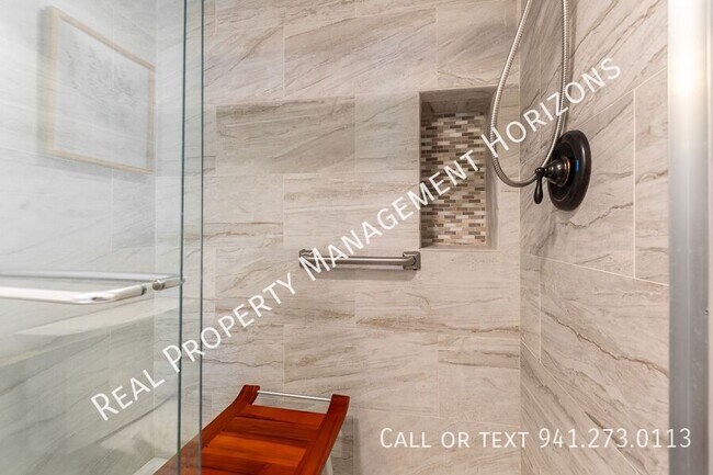 Building Photo - 3750 Pinebrook Cir