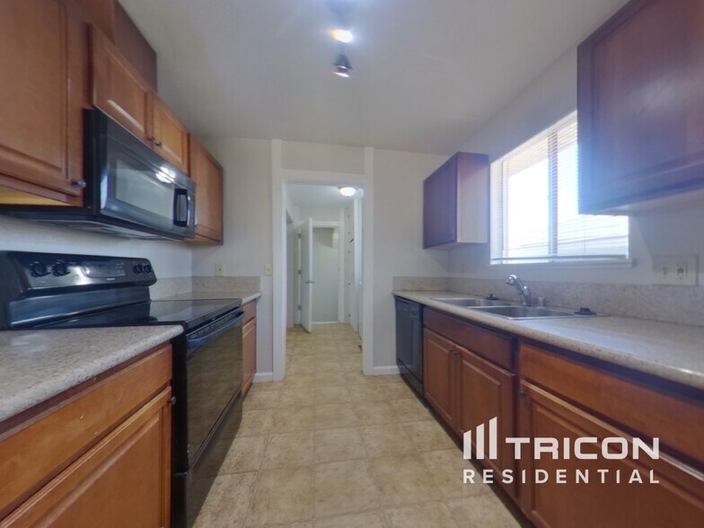 Building Photo - 3045 Slater Ct